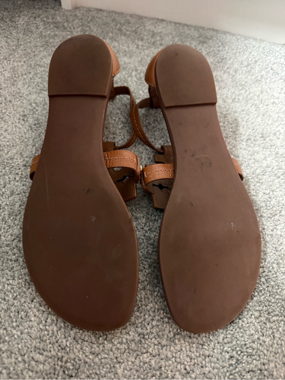 Tory Burch Tan Brown Logo Cutout Leather Sandals - Picture 4 of 7